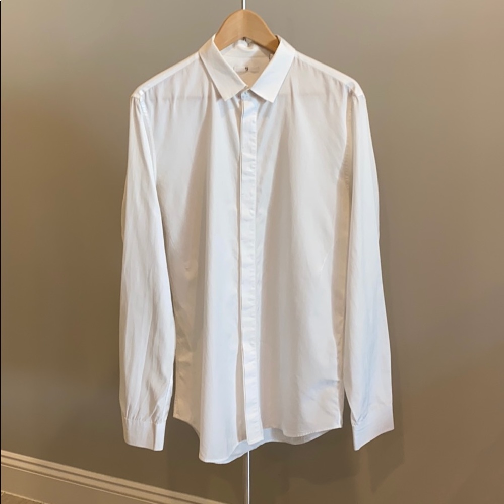 J+ Uniqlo men's woven shirt with hidden placket